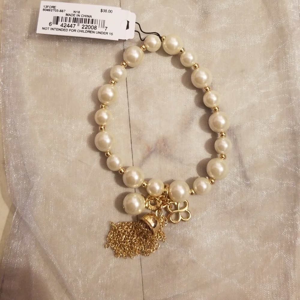 ❌SOLD❌Anne Klein Pearl & Chain Stretch Bracelet - Picture 5 of 7